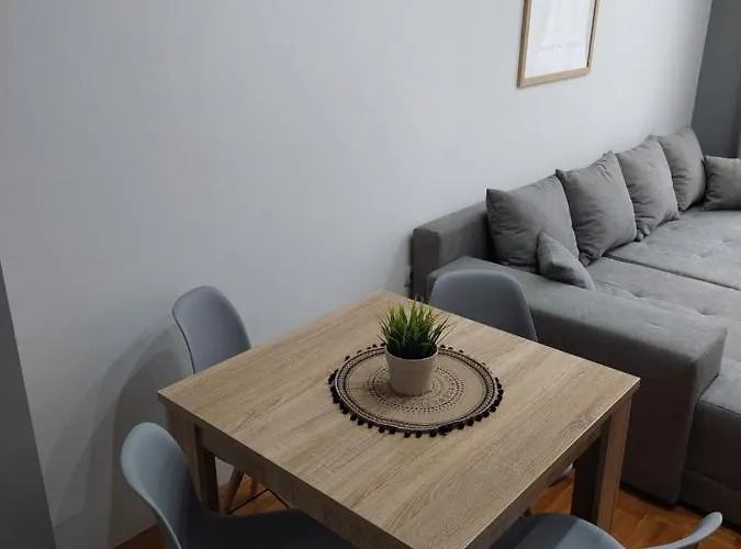 Smiley - Centar アパート *