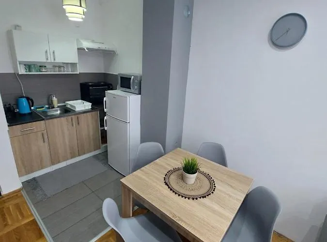 Smiley - Centar * سوبوتيتْسا